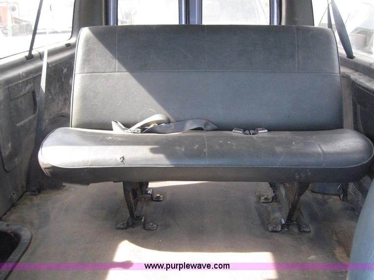 image for item 6650 1995 Ford Club Wagon E350 HD