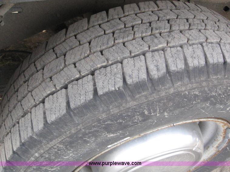 image for item 6650 1995 Ford Club Wagon E350 HD