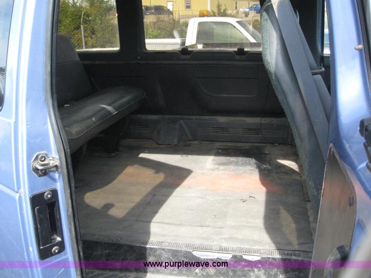 image for item 6650 1995 Ford Club Wagon E350 HD