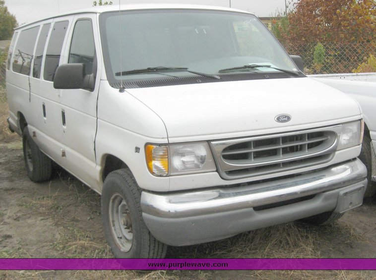 image for item 6651 1999 Ford Econoline E350 super duty cargo van