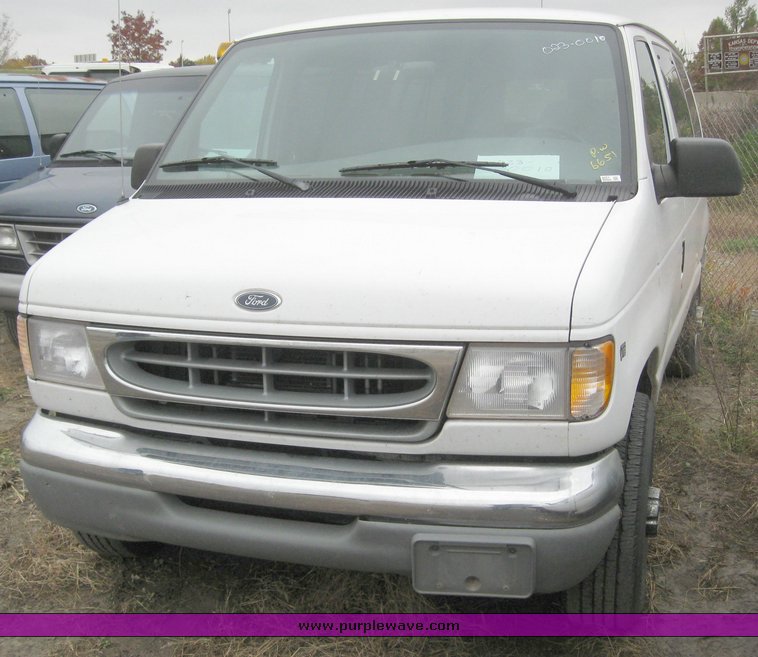image for item 6651 1999 Ford Econoline E350 super duty cargo van