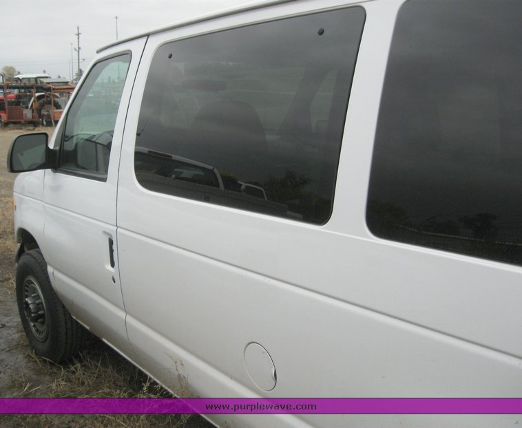 image for item 6651 1999 Ford Econoline E350 super duty cargo van