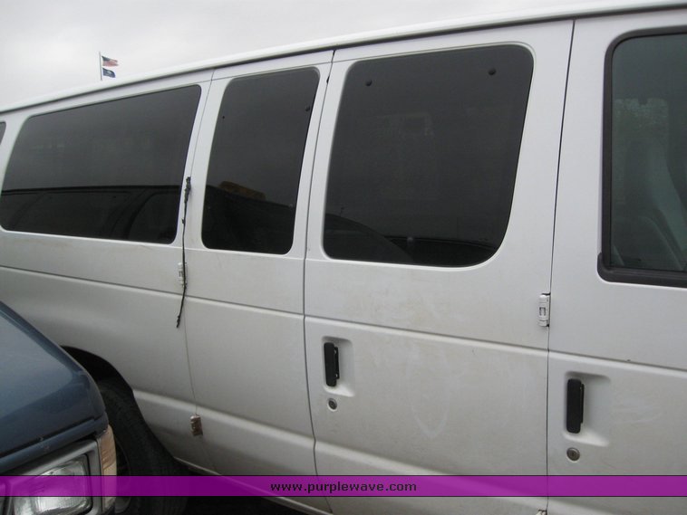 image for item 6651 1999 Ford Econoline E350 super duty cargo van