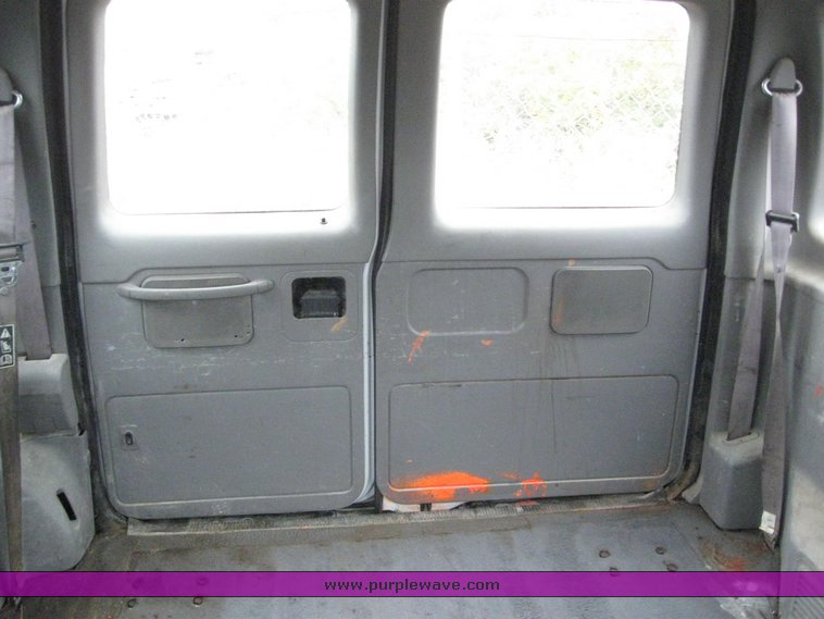 image for item 6651 1999 Ford Econoline E350 super duty cargo van