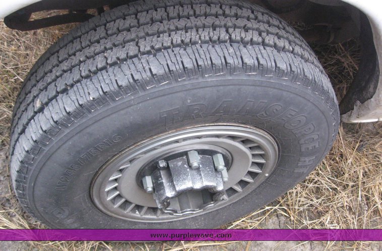 image for item 6651 1999 Ford Econoline E350 super duty cargo van