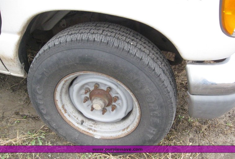 image for item 6651 1999 Ford Econoline E350 super duty cargo van