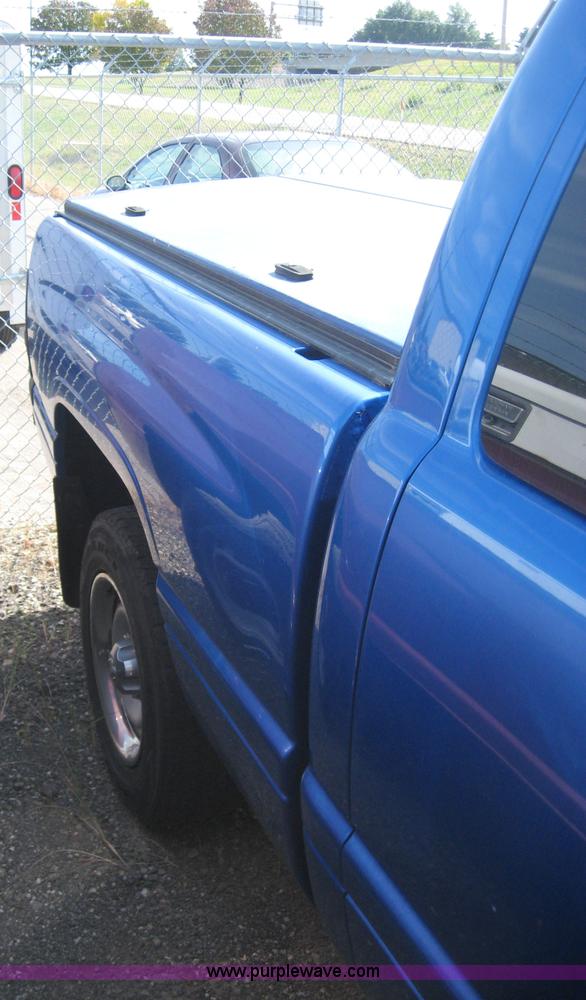 image for item 6658 2001 Dodge Ram 1500 extended cab pickup