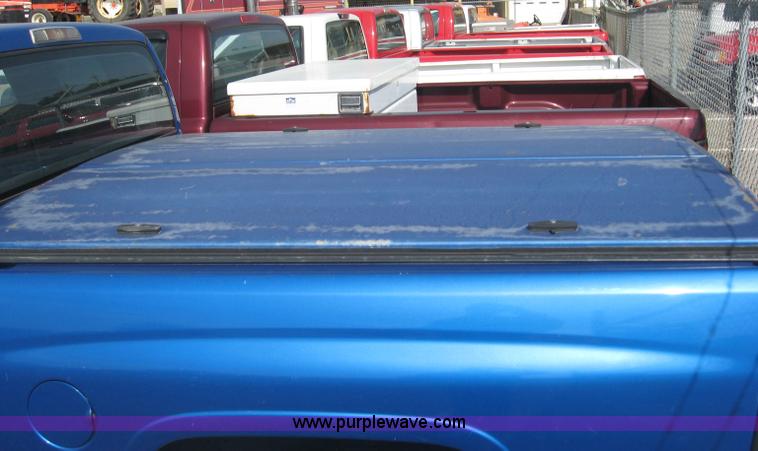 image for item 6658 2001 Dodge Ram 1500 extended cab pickup