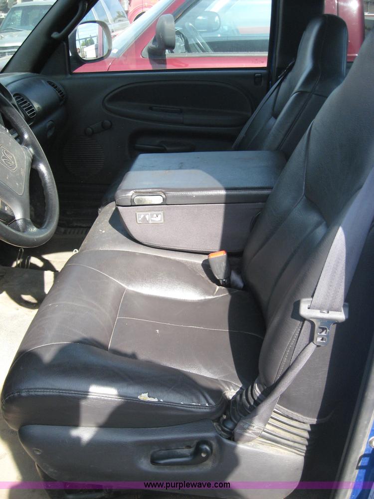 image for item 6658 2001 Dodge Ram 1500 extended cab pickup