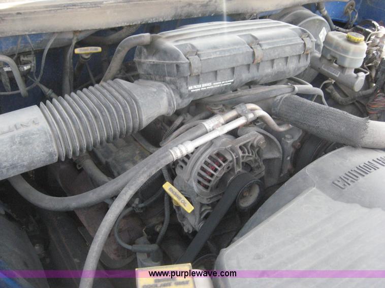 image for item 6658 2001 Dodge Ram 1500 extended cab pickup