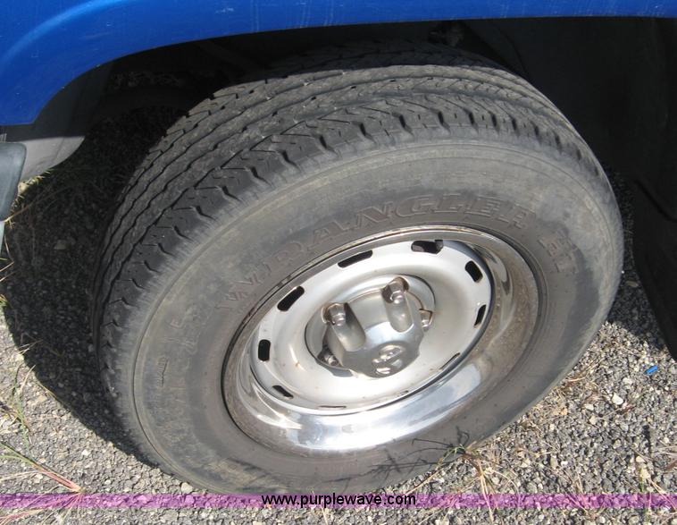 image for item 6658 2001 Dodge Ram 1500 extended cab pickup