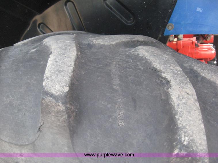 image for item 6665 1996 New Holland 6640SL wheel tractor