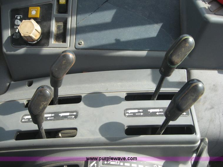 image for item 6666 1998 New Holland 6640SL wheel tractor