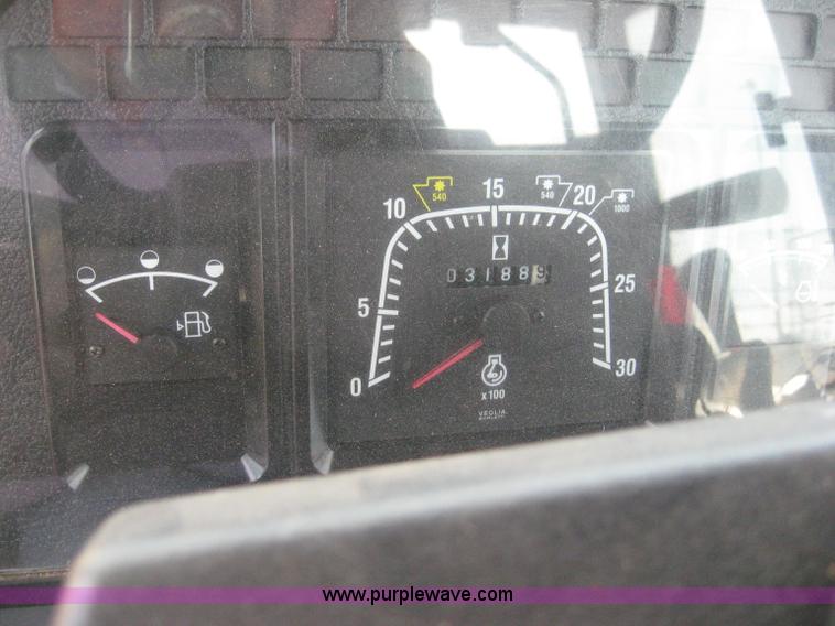 image for item 6666 1998 New Holland 6640SL wheel tractor