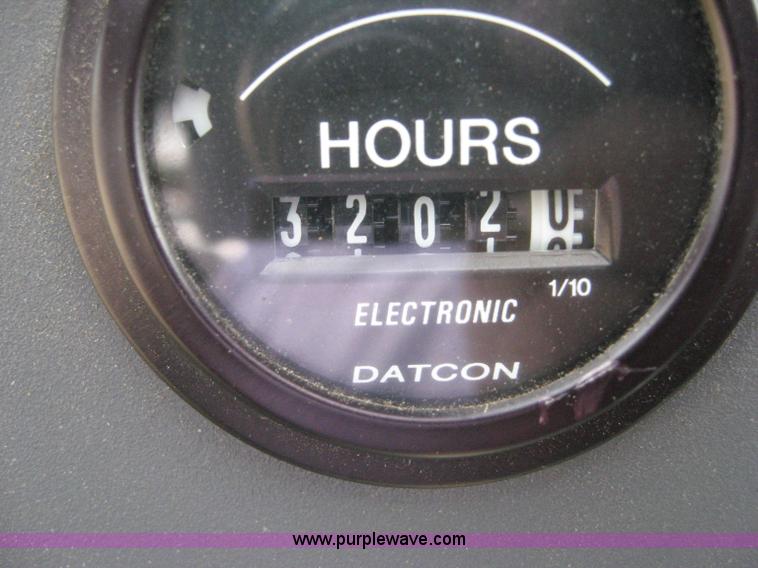 image for item 6666 1998 New Holland 6640SL wheel tractor