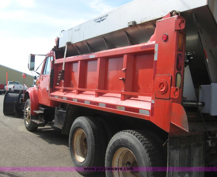 image for item 6667 1997 International 4900 truck with 13' dump bed