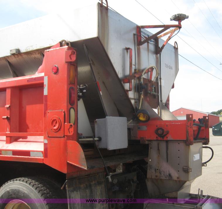 image for item 6667 1997 International 4900 truck with 13' dump bed