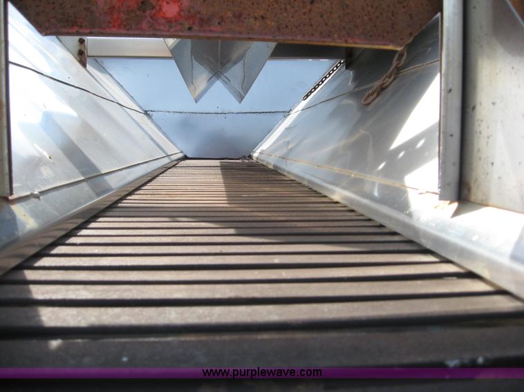 image for item 6667 1997 International 4900 truck with 13' dump bed