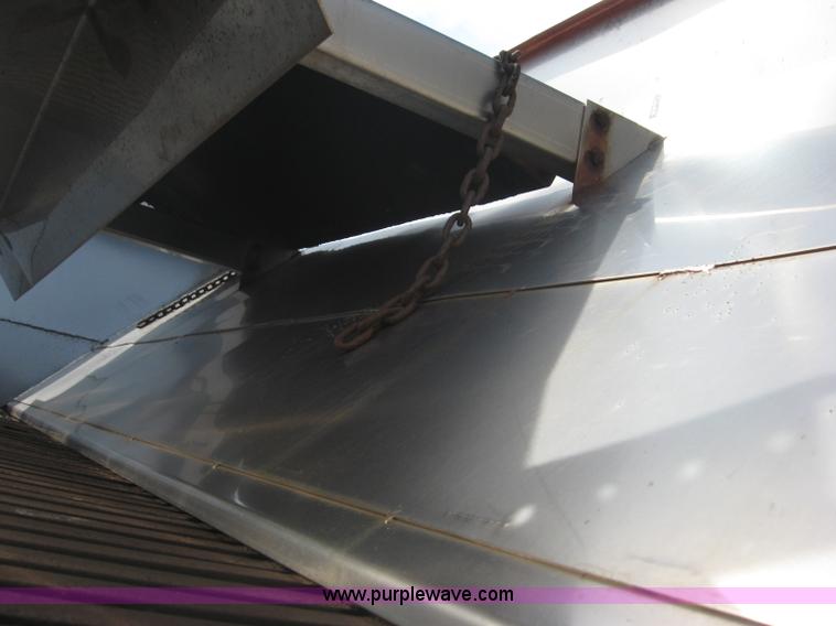 image for item 6667 1997 International 4900 truck with 13' dump bed