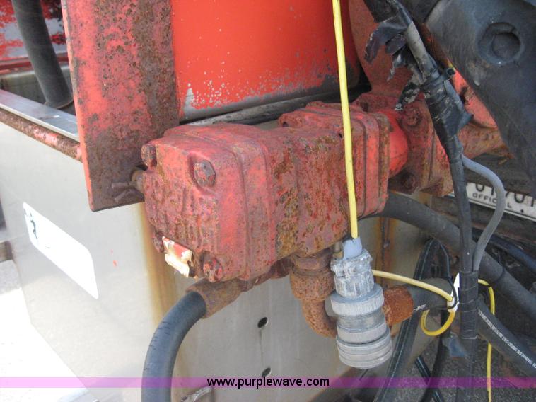 image for item 6667 1997 International 4900 truck with 13' dump bed