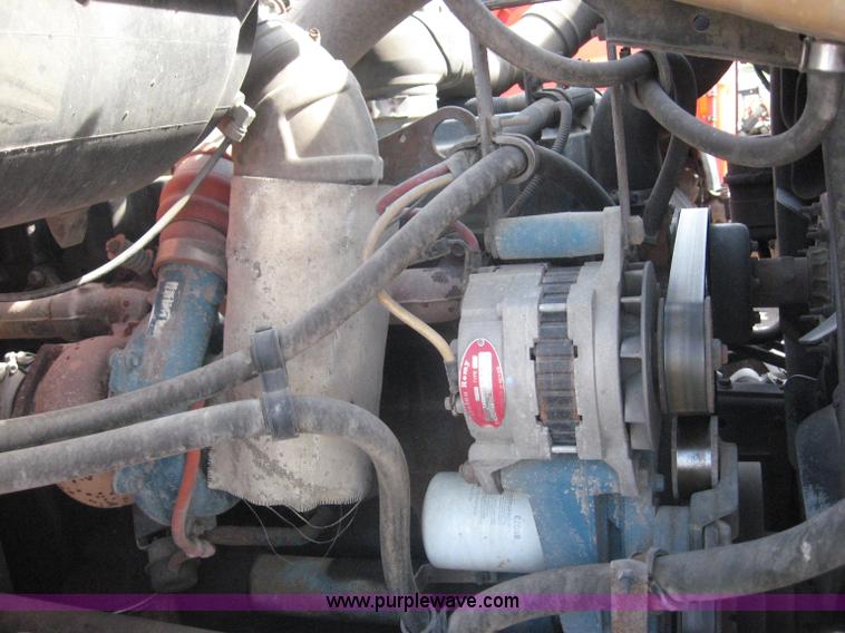 image for item 6667 1997 International 4900 truck with 13' dump bed