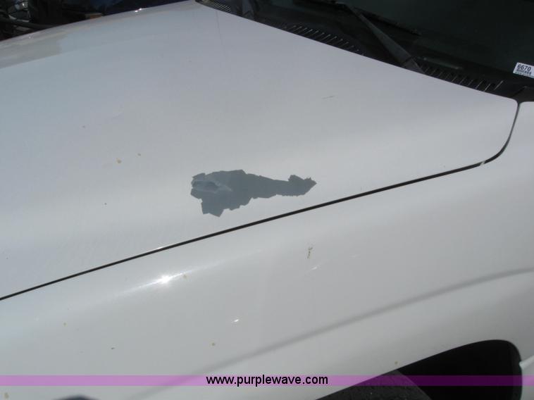 image for item 6670 2002 Chevrolet C1500 Suburban