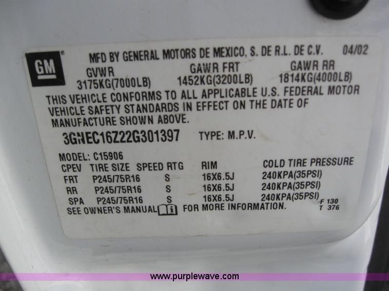 image for item 6670 2002 Chevrolet C1500 Suburban