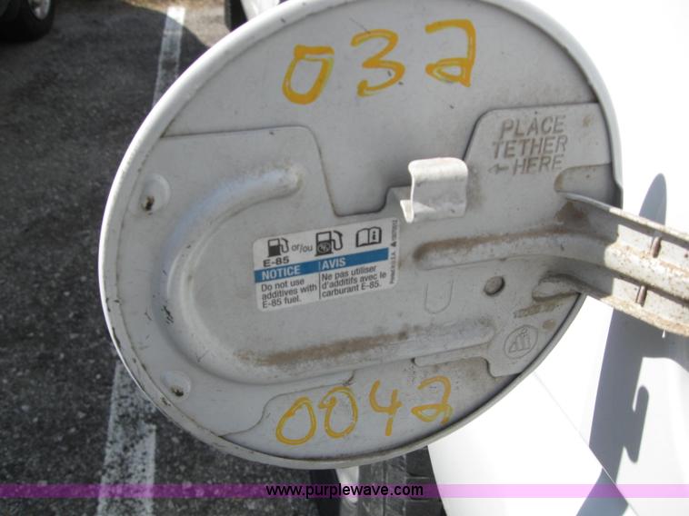 image for item 6670 2002 Chevrolet C1500 Suburban