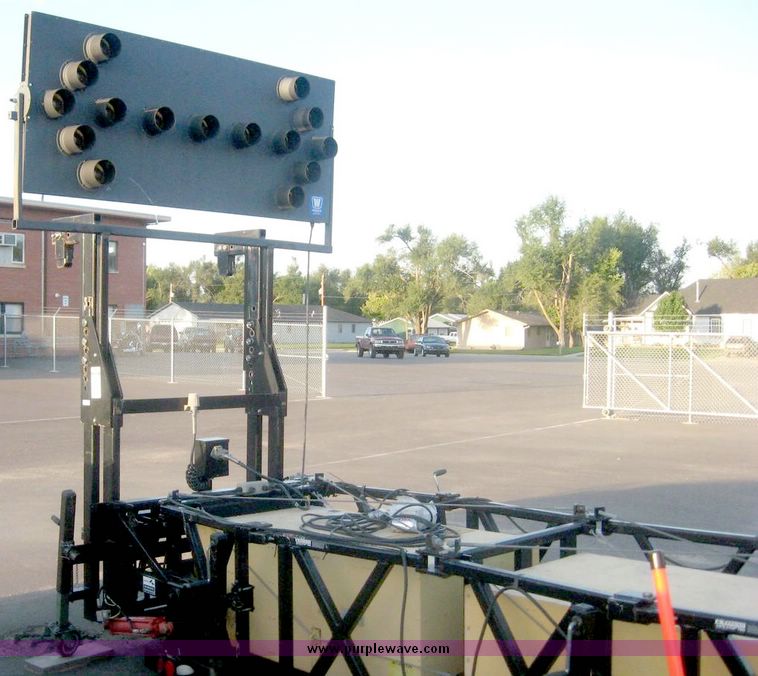 image for item 6679 1999 Enabs truck mounted energy absorption crash attenuator