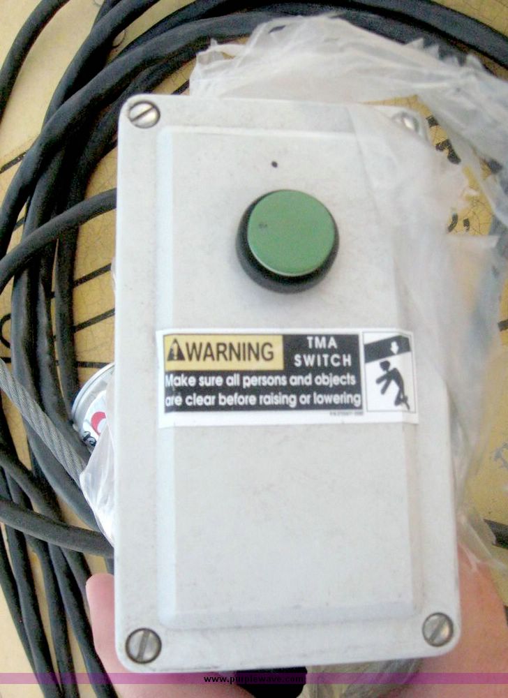 image for item 6679 1999 Enabs truck mounted energy absorption crash attenuator