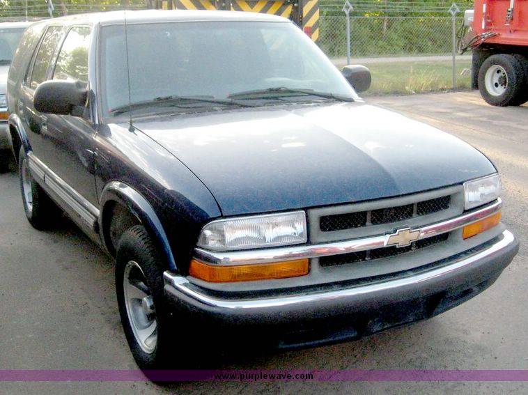image for item 6681 2000 Chevrolet Blazer LS