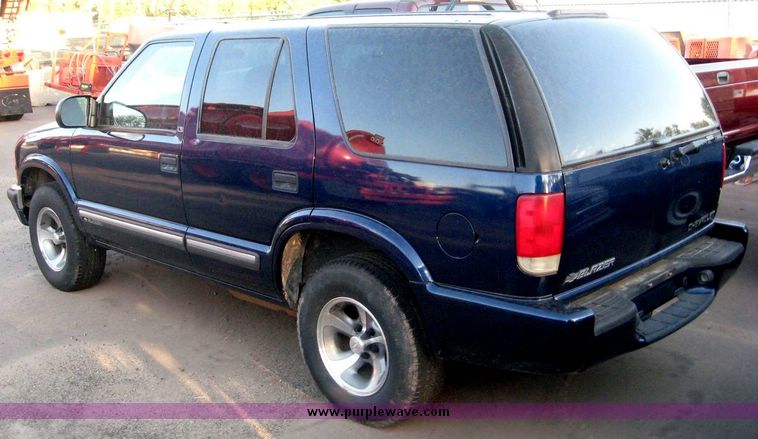 image for item 6681 2000 Chevrolet Blazer LS