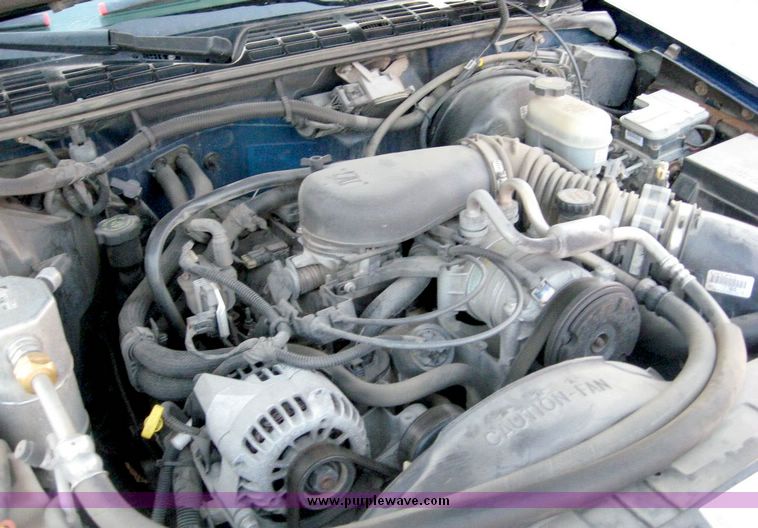 image for item 6681 2000 Chevrolet Blazer LS