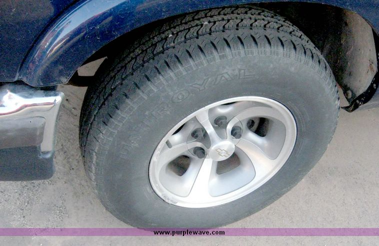 image for item 6681 2000 Chevrolet Blazer LS