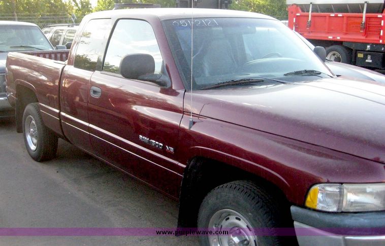 image for item 6682 2001 Dodge Ram 1500