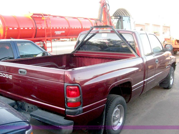 image for item 6682 2001 Dodge Ram 1500