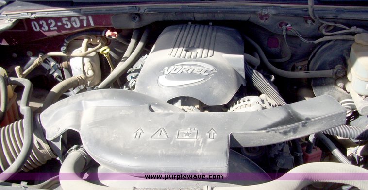 image for item 7195 2001 Chevrolet C1500 Suburban
