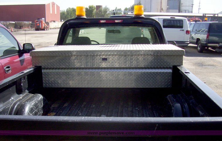 image for item 7196 2002 Chevrolet C1500 pickup truck