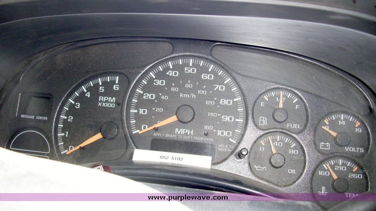 image for item 7196 2002 Chevrolet C1500 pickup truck