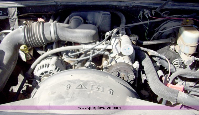 image for item 7196 2002 Chevrolet C1500 pickup truck