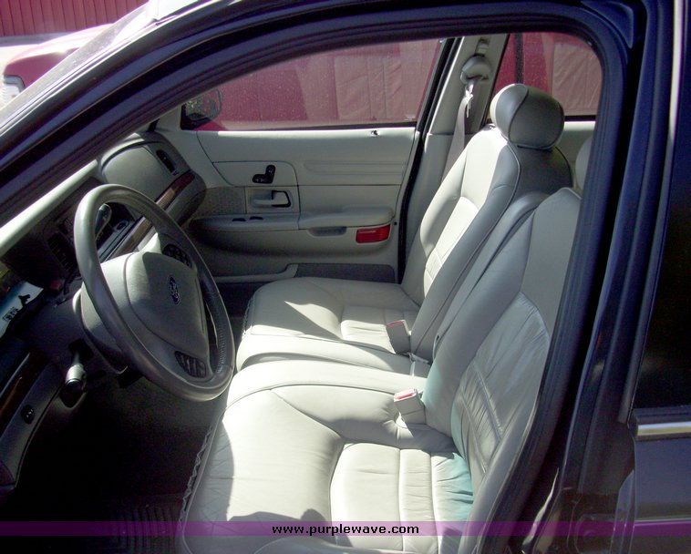 image for item 7199 2002 Ford Crown Victoria