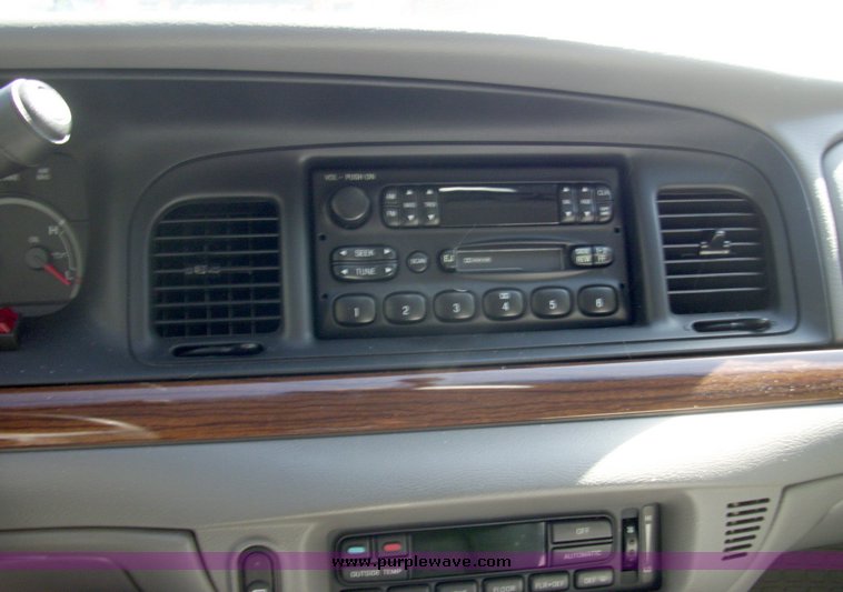 image for item 7199 2002 Ford Crown Victoria