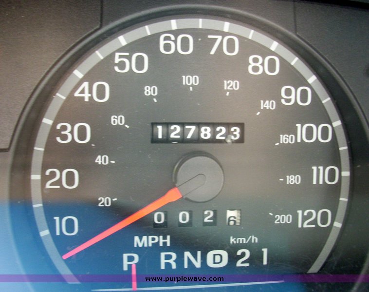 image for item 7199 2002 Ford Crown Victoria