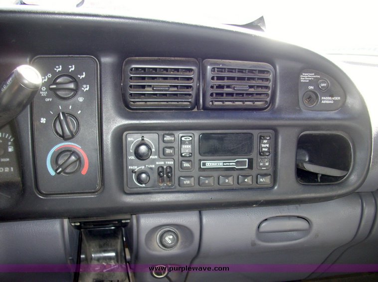 image for item 7201 2001 Dodge Ram 1500 pickup truck