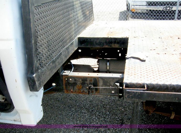 image for item 8533 1993 Ford F250 pickup truck