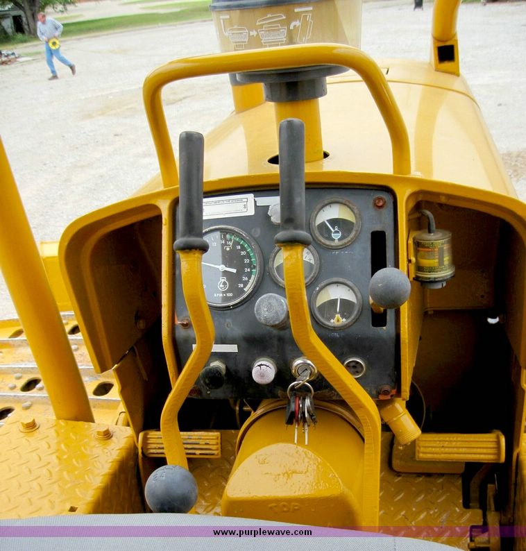 image for item 4403 1973 John Deere 350-B dozer