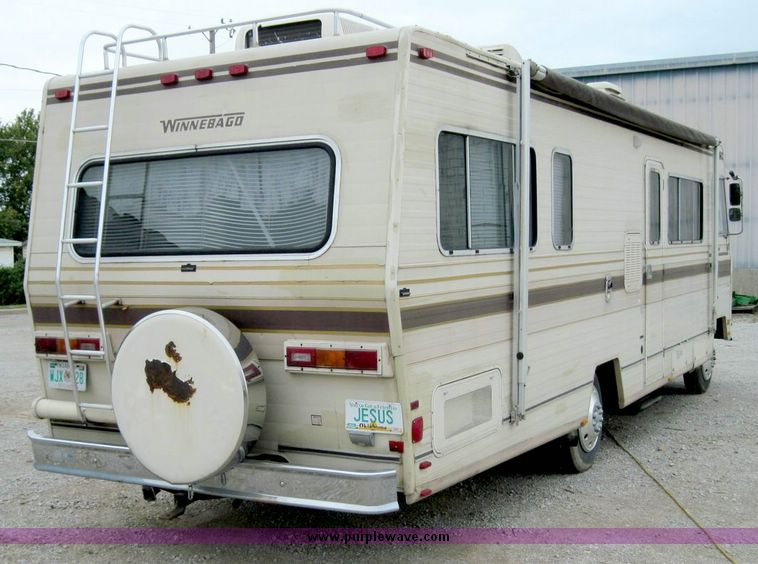 image for item 4404 1980 Winnebago 30' motor home