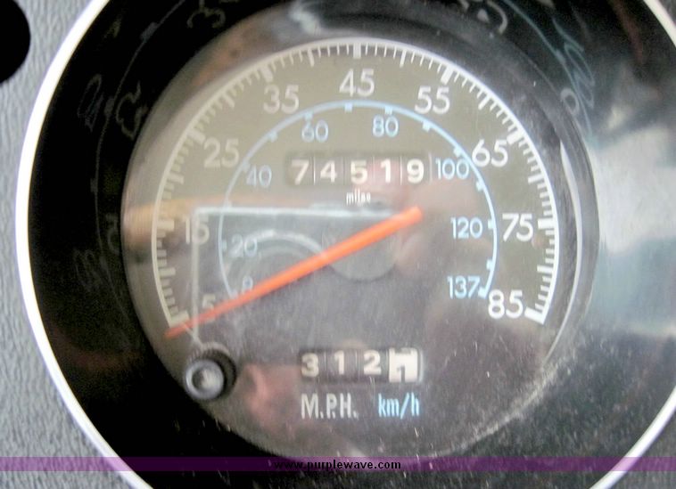 image for item 4404 1980 Winnebago 30' motor home