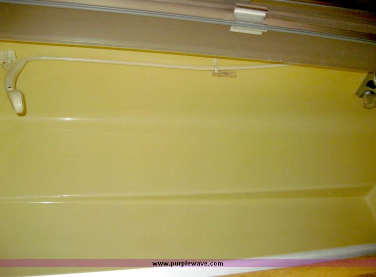 image for item 4404 1980 Winnebago 30' motor home