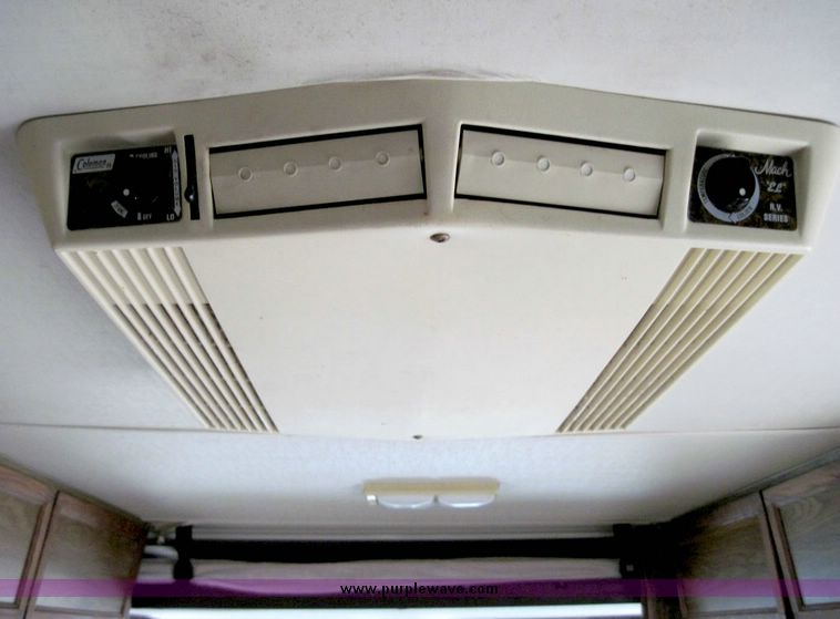 image for item 4404 1980 Winnebago 30' motor home